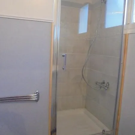 Pansiyon Confortable,gare,climatisation,parking,wifi,pt Dejeuner Compris *