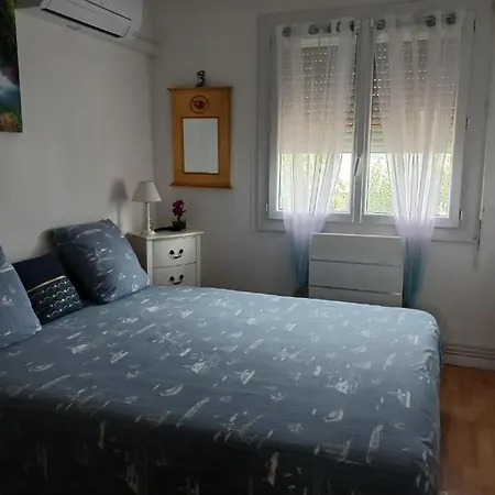 Confortable,gare,climatisation,parking,wifi,pt Dejeuner Compris Privatunterkunft *
